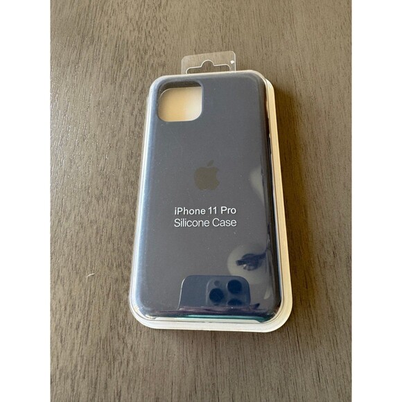 NEW WITH TAGS APPLE IPHONE 11 PRO SILICONE CASE midnight blue - Picture 1 of 2